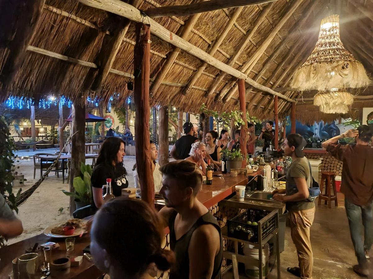 The All Inclusive Hostel - Food, Drinks And Transportation To The Beach And Cenotes Tulum Exterior foto