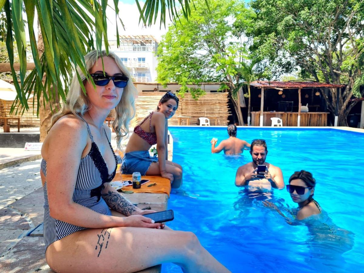 The All Inclusive Hostel - Food, Drinks And Transportation To The Beach And Cenotes Tulum Exterior foto