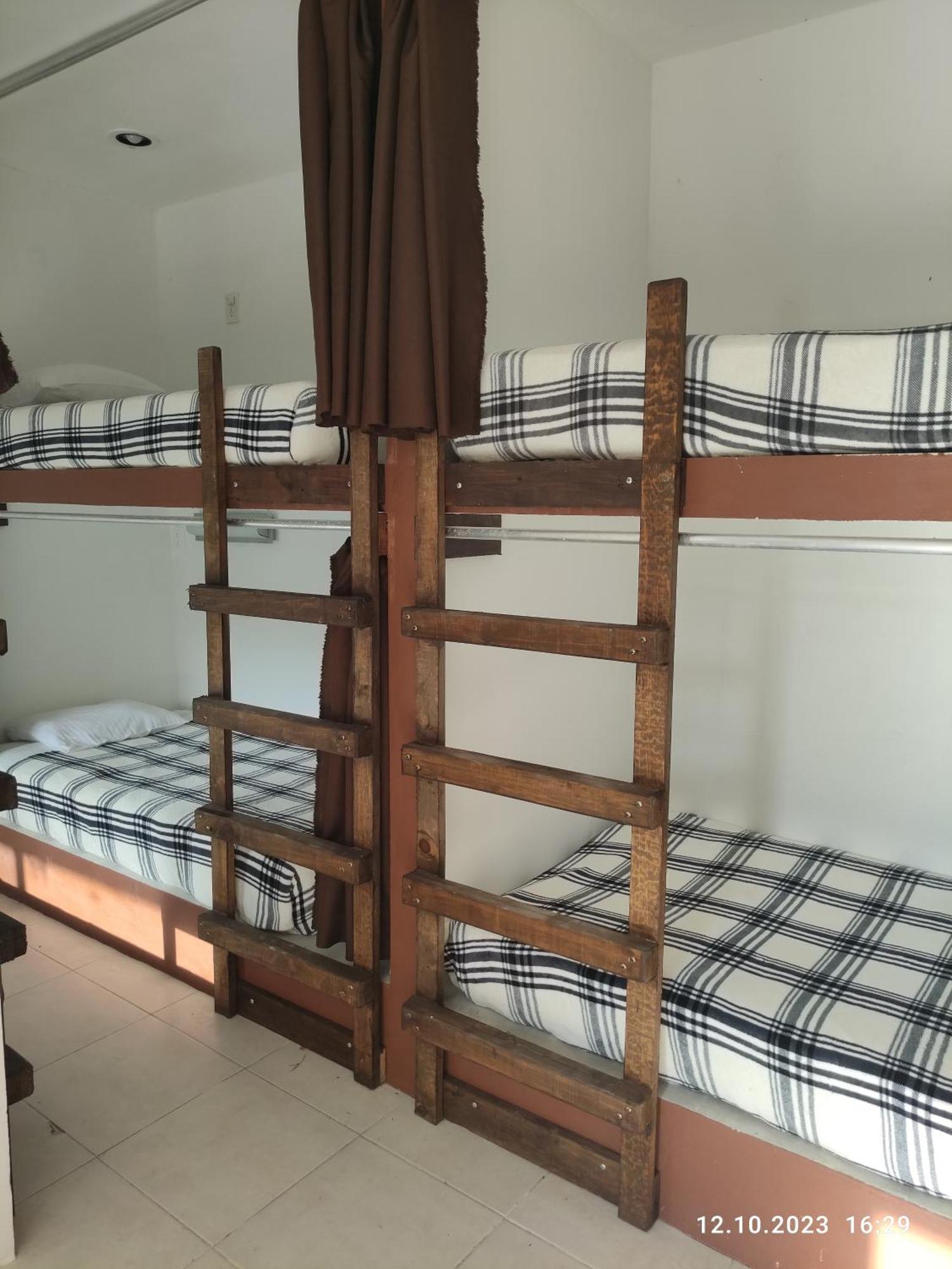 The All Inclusive Hostel - Food, Drinks And Transportation To The Beach And Cenotes Tulum Quarto foto